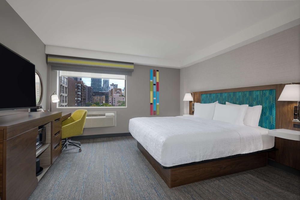 Hampton Inn & Suites by Hilton Toronto D… – Toronto | Book Direct