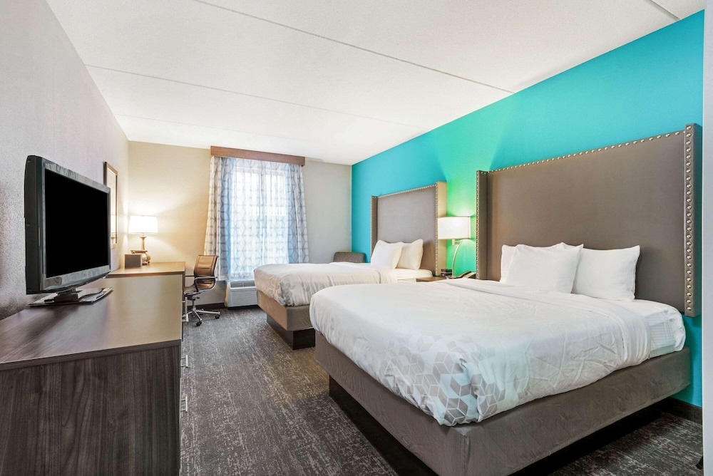 Image of LaQuinta Inn & Suites