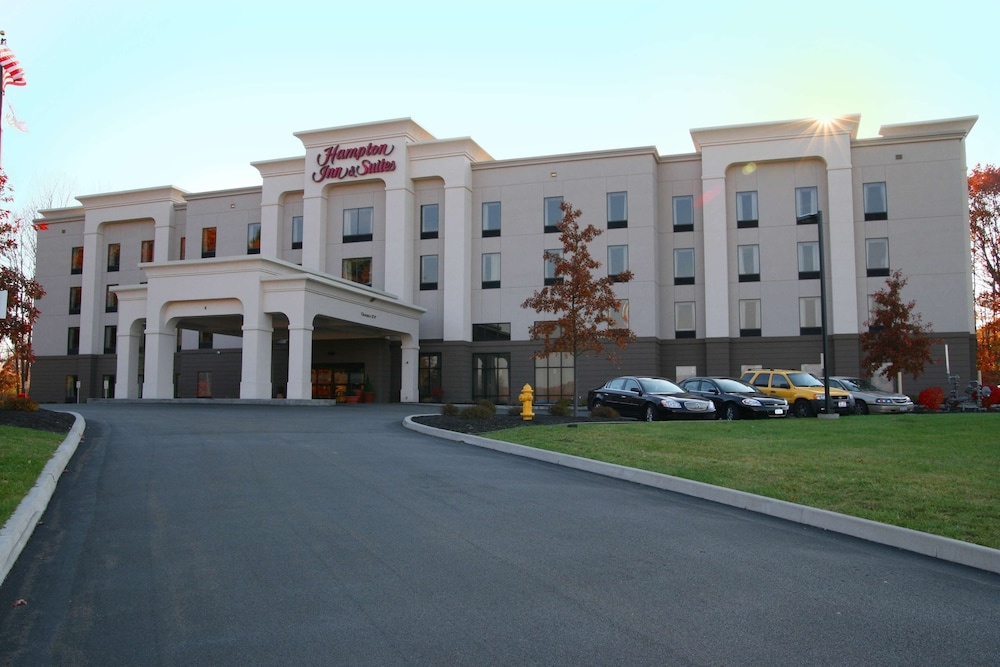 Image of Hampton Inn & Suites Jamestown