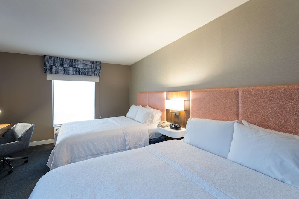 Image of Hampton Inn & Suites Jamestown