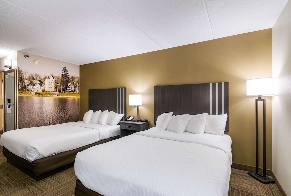 Image of Clarion Pointe - Jamestown