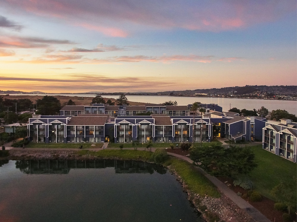 Image of DoubleTree by Hilton Berkeley Marina
