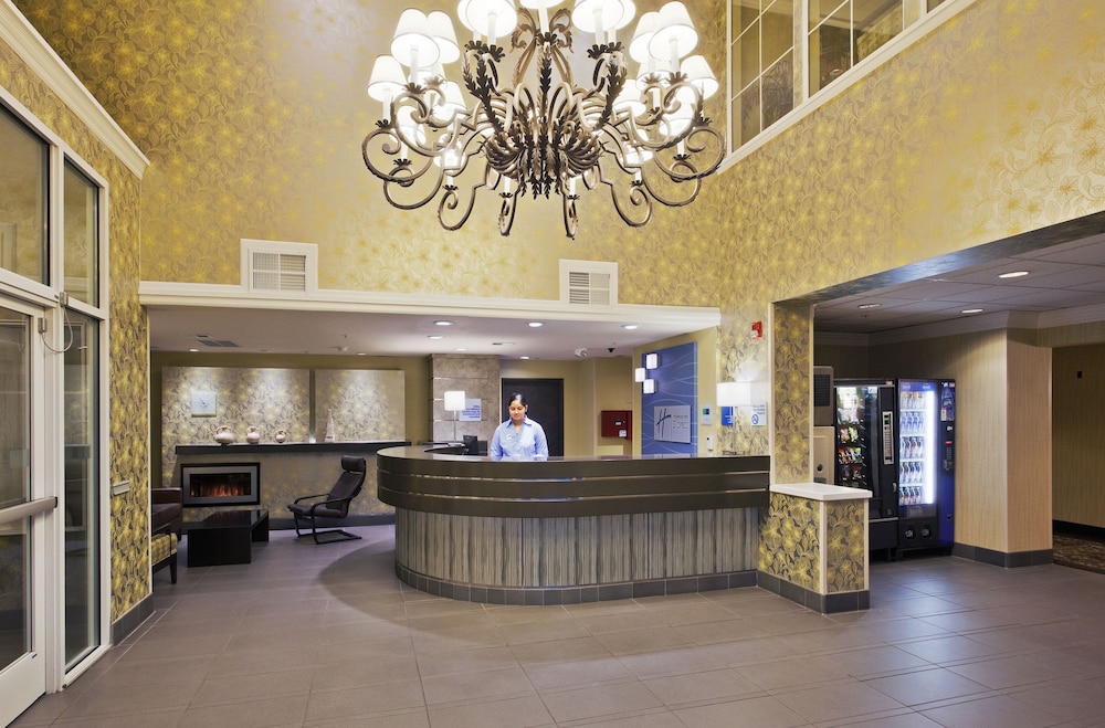 Image of Holiday Inn Express and Suites Berkeley
