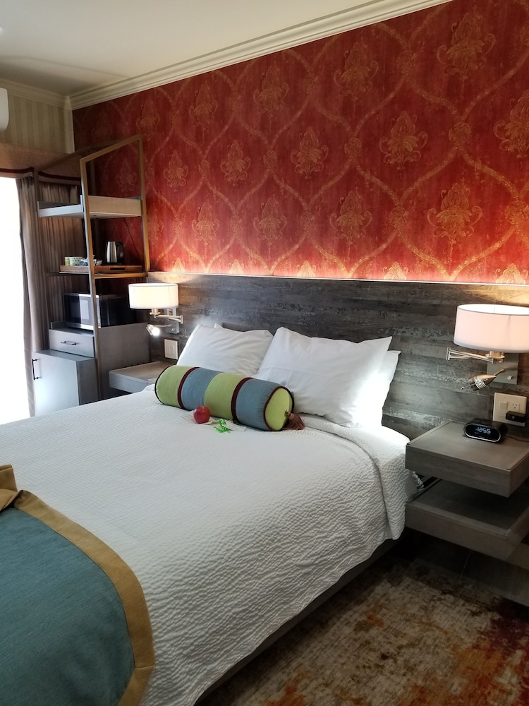 Image of SenS Hotel & Bistro