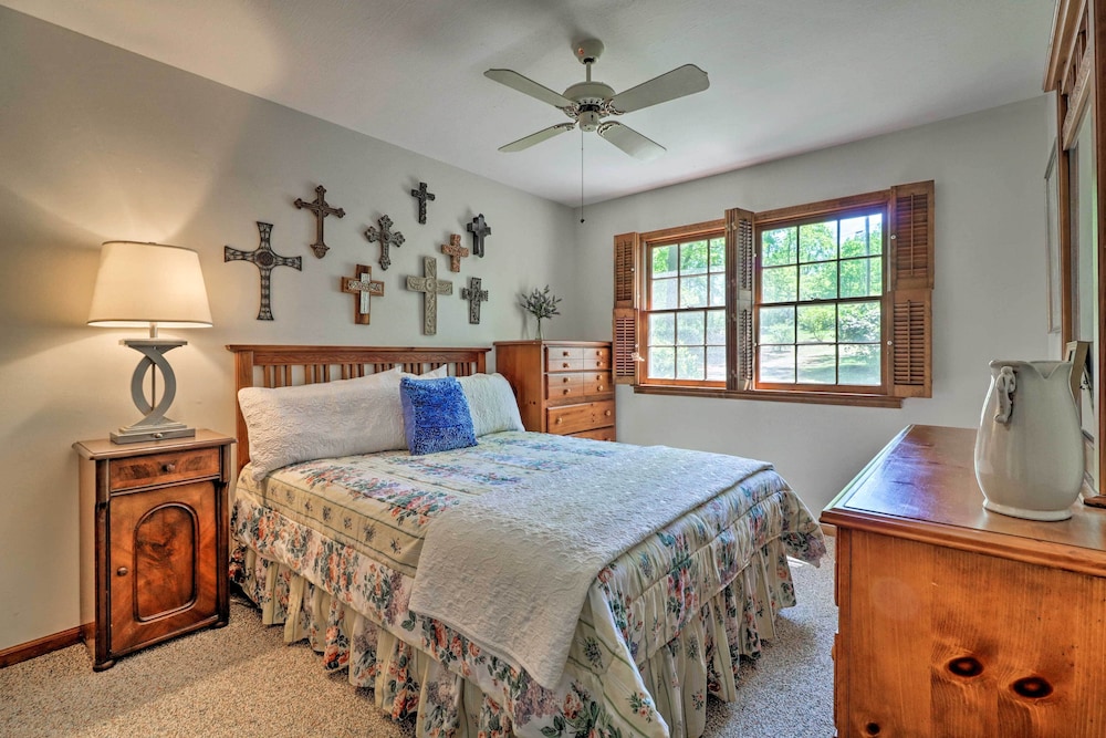Image of Lakefront Milledgeville Cabin: Private Dock, Porch