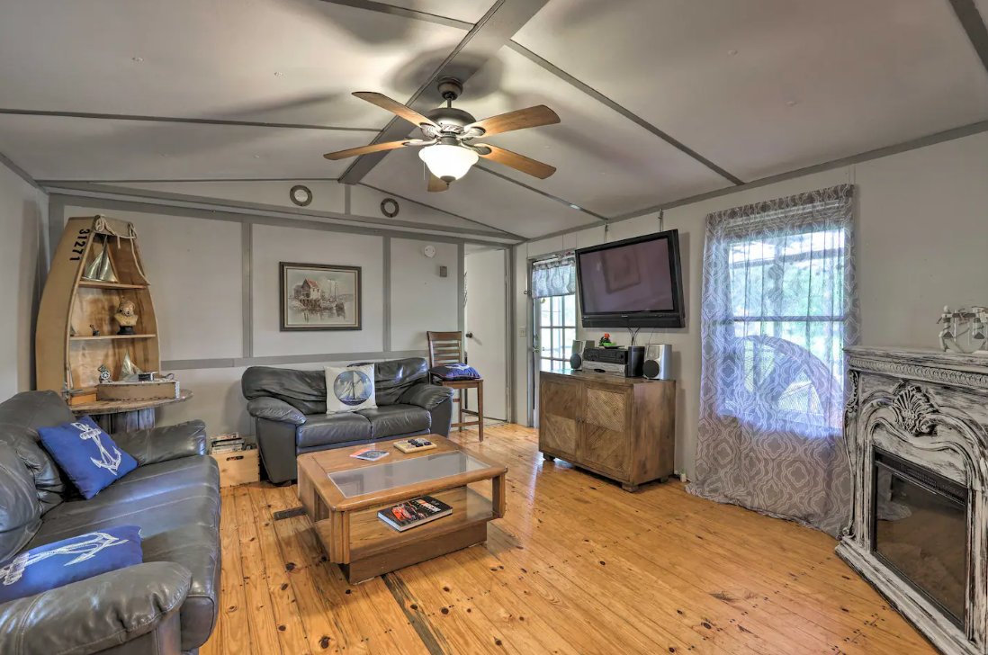 Image of New! Lake Sinclair House w/ Lake Access & Kayaks
