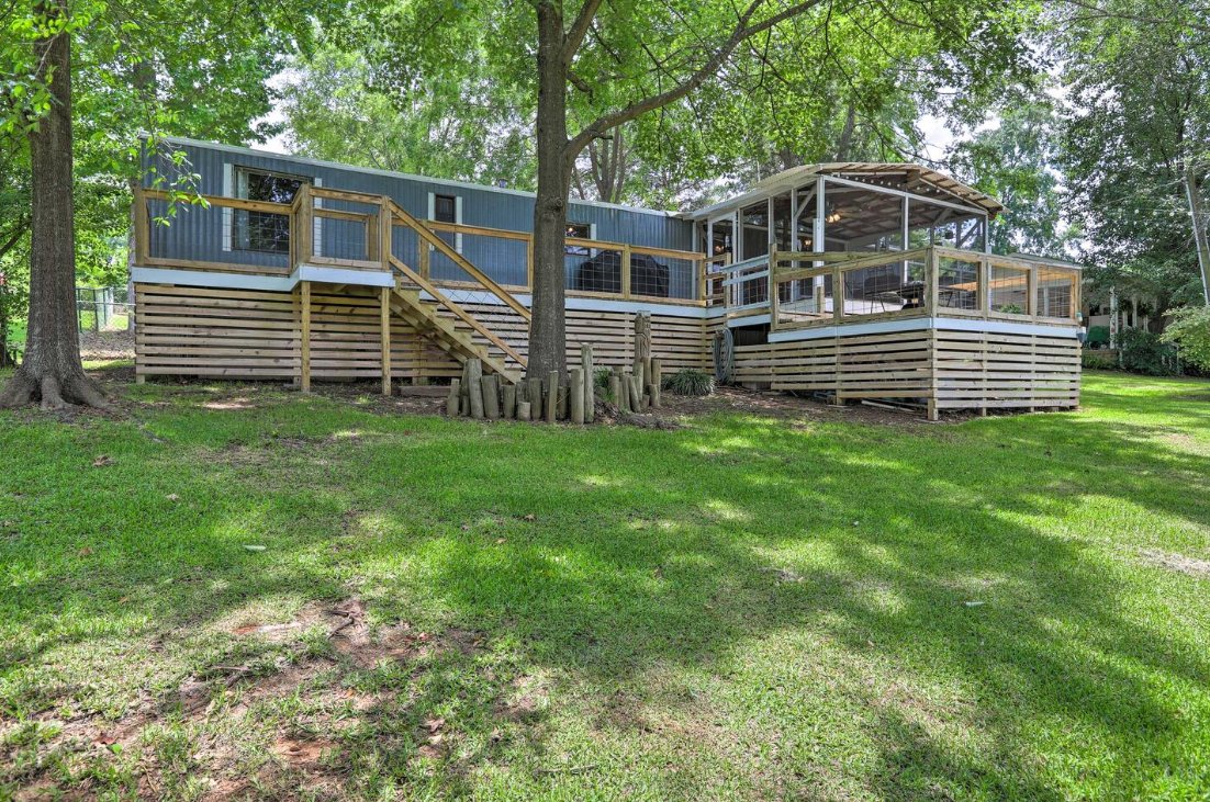 Image of New! Lake Sinclair House w/ Lake Access & Kayaks