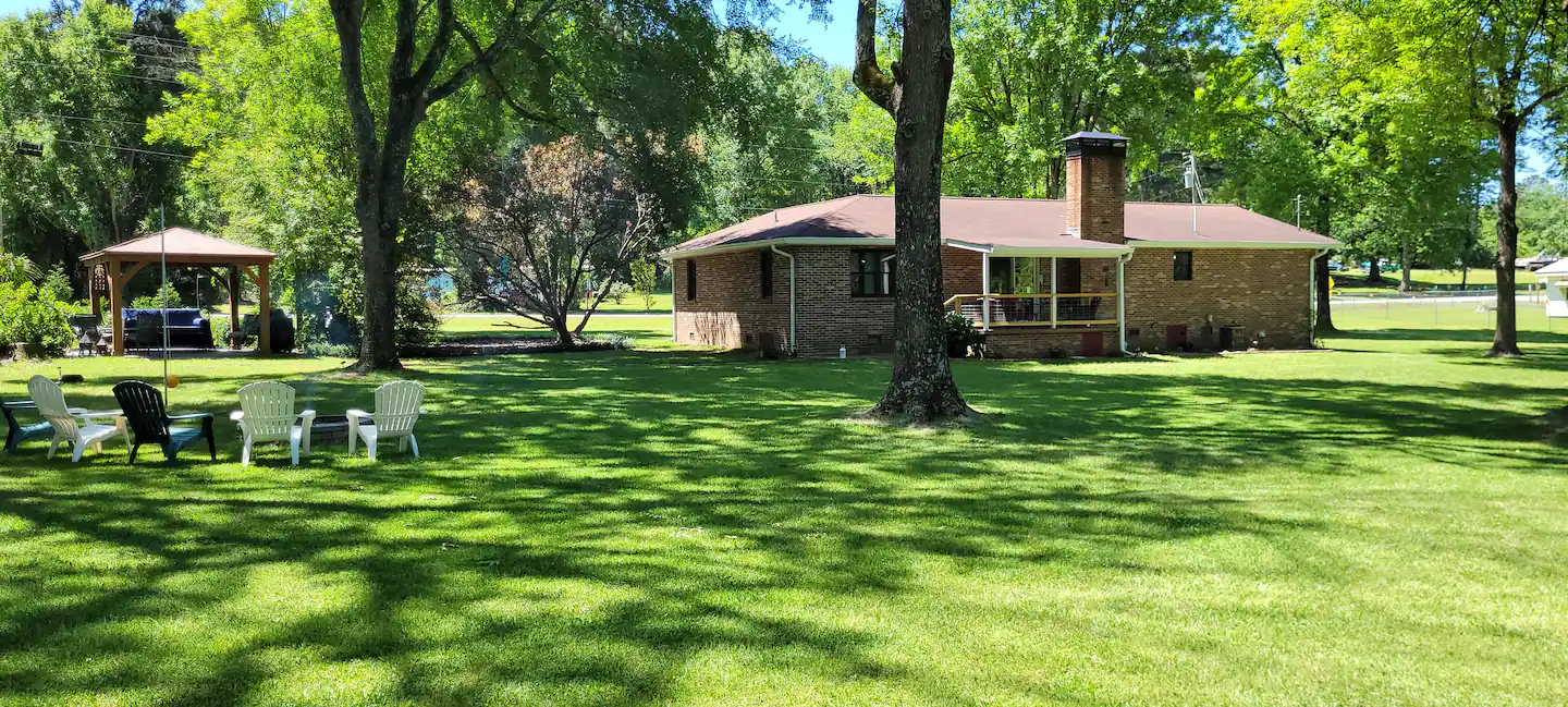 Image of Private home on 2 acres 1/4 mi to Sinclair Marina