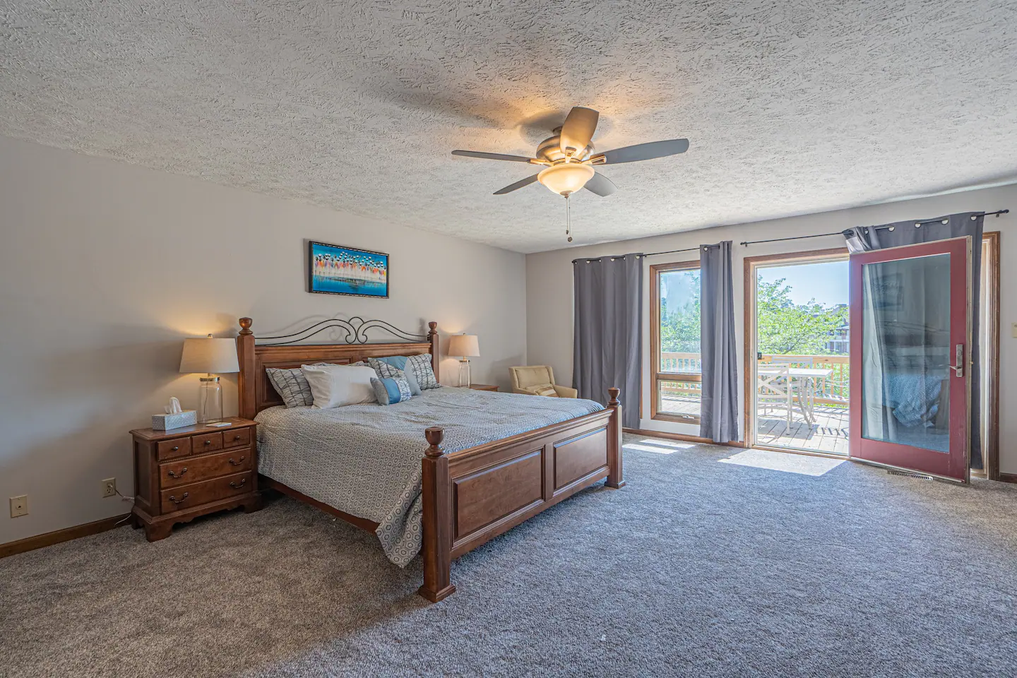 Image of Spacious Lakefront Home-big lot, deep water