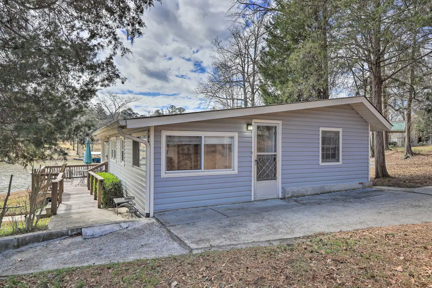 Image of Lake Sinclair Cottage with Deck & Boat Dock