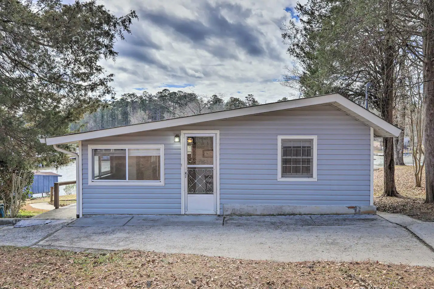 Image of Lake Sinclair Cottage with Deck & Boat Dock