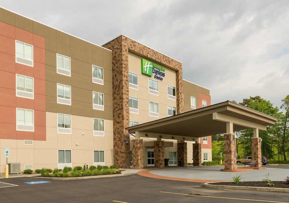 Image of Holiday Inn Express & Suites - Jamestown