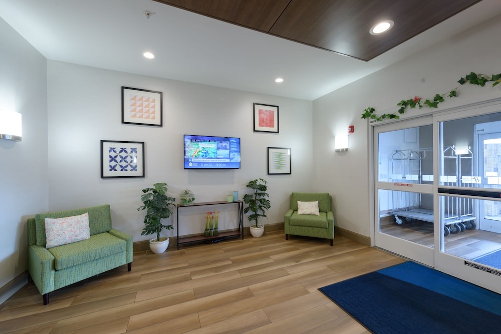 Image of Holiday Inn Express & Suites - Jamestown