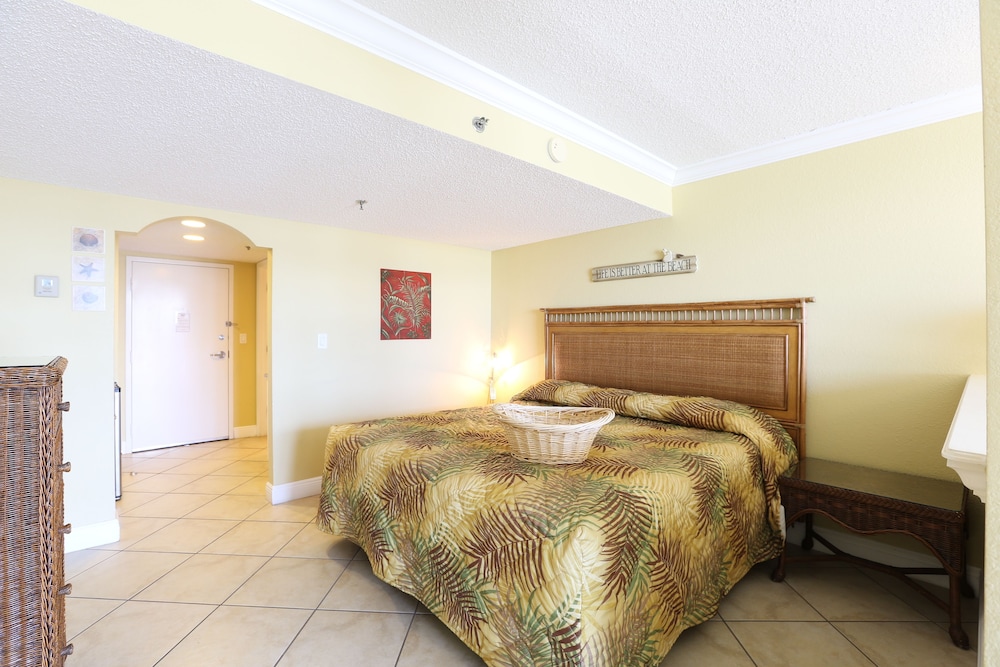 Image of Barefoot Beach Club