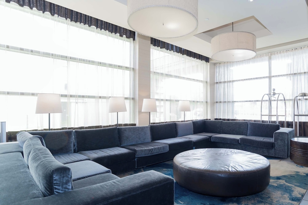 Image of Sandman Signature Hotel & Resort Vancouver Airport