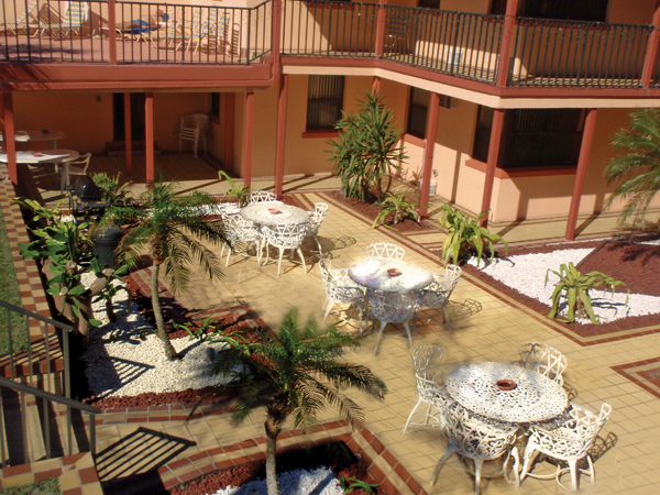Image of Sails Resort Apartment Motel