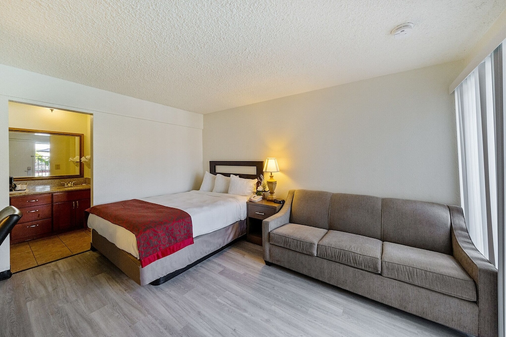 Image of MC Pacific Inn & Suites