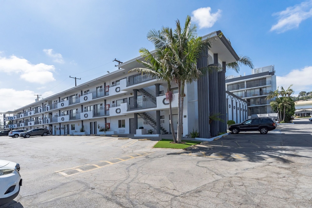Image of MC Pacific Inn & Suites