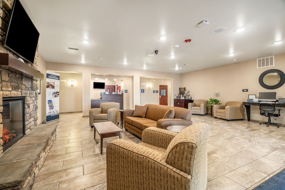 Image of Cobblestone Hotel and Suites