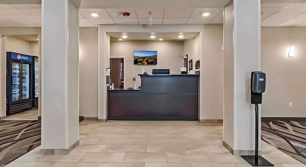 Image of Cobblestone Hotel and Suites