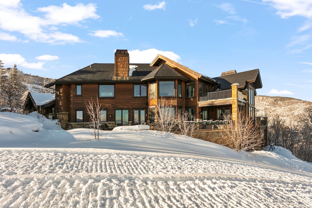 Signature Collection of Private Homes and Condominiums