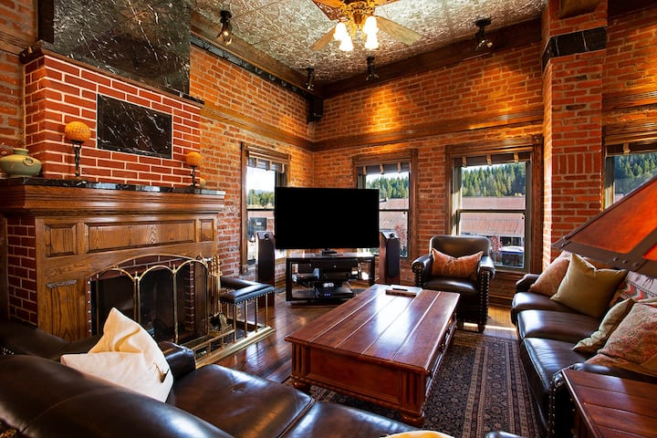 Image of Beautiful Historic Apartment in Downtown Truckee