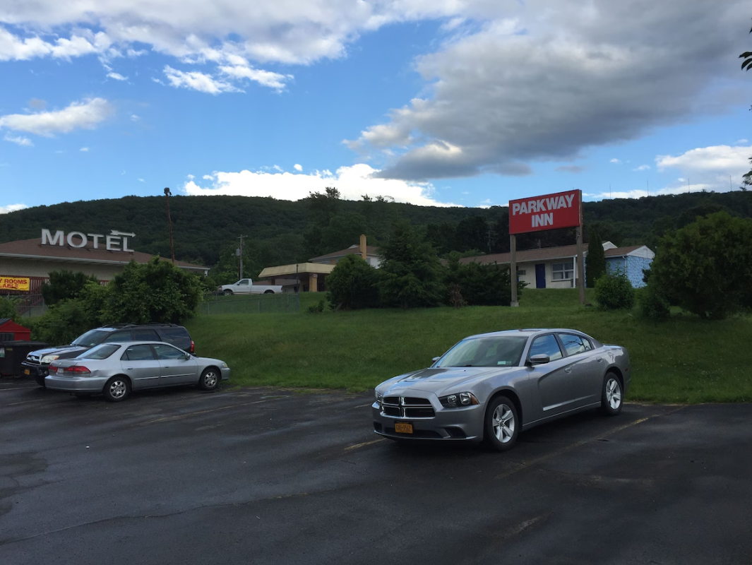 Image of Parkway Inn