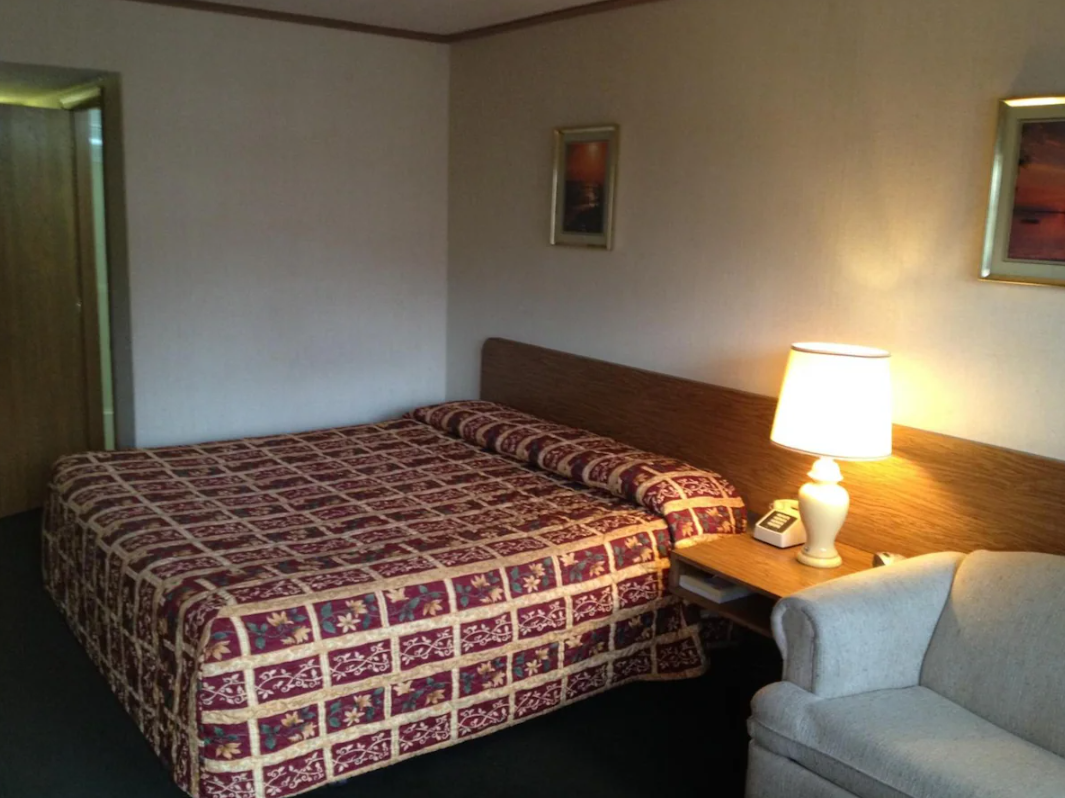 Image of Parkway Inn
