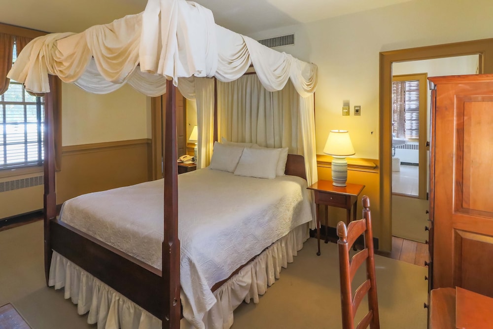 Image of Colonial Houses Historic Lodging