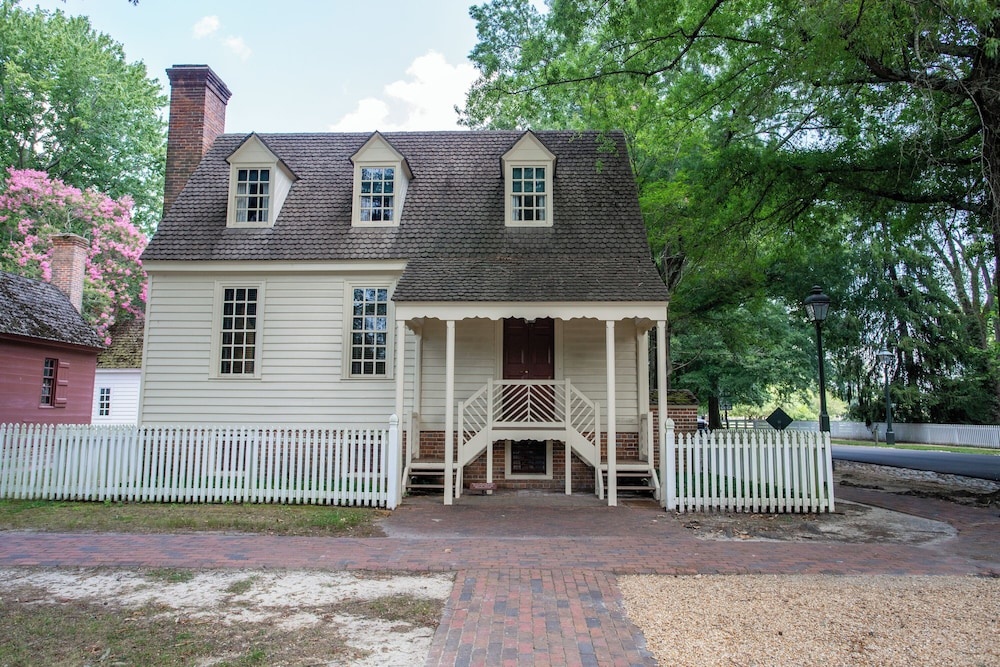 Image of Colonial Houses Historic Lodging