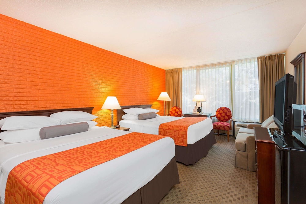 Image of Howard Johnson Inn Williamsburg