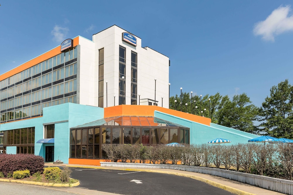 Image of Howard Johnson Inn Williamsburg