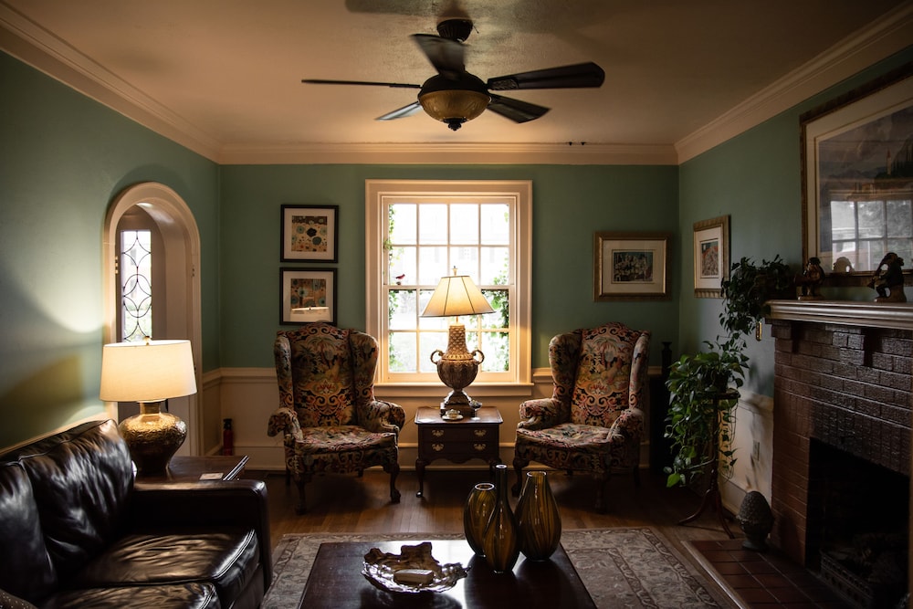Image of Williamsburg Manor Bed & Breakfast