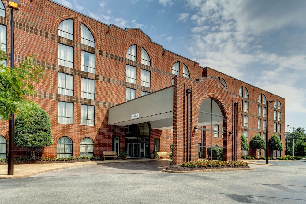 Image of Embassy Suites Williamsburg