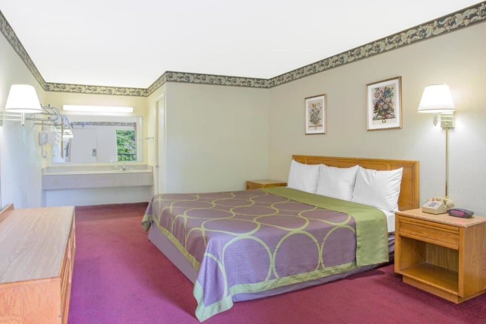 Image of Super Inn Williamsburg