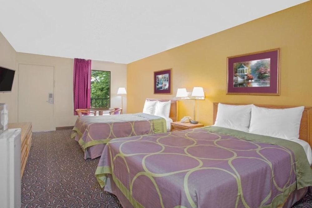 Image of Super Inn Williamsburg