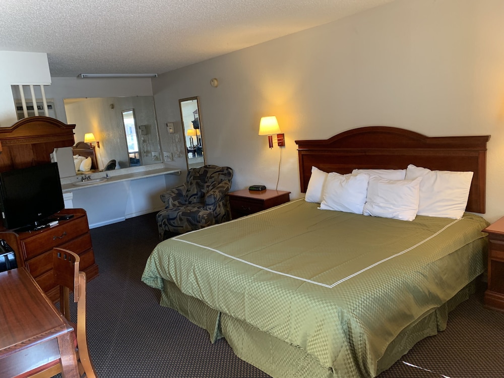 Image of Merrimac Inn & Suites