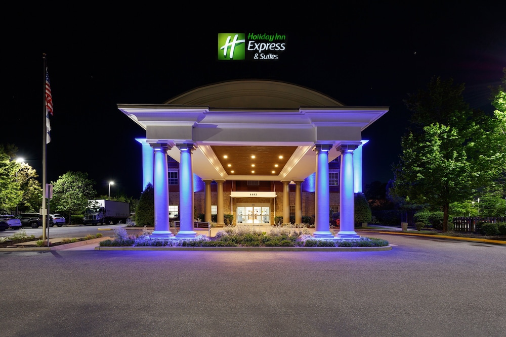 Image of Holiday Inn Express & Suites Williamsburg