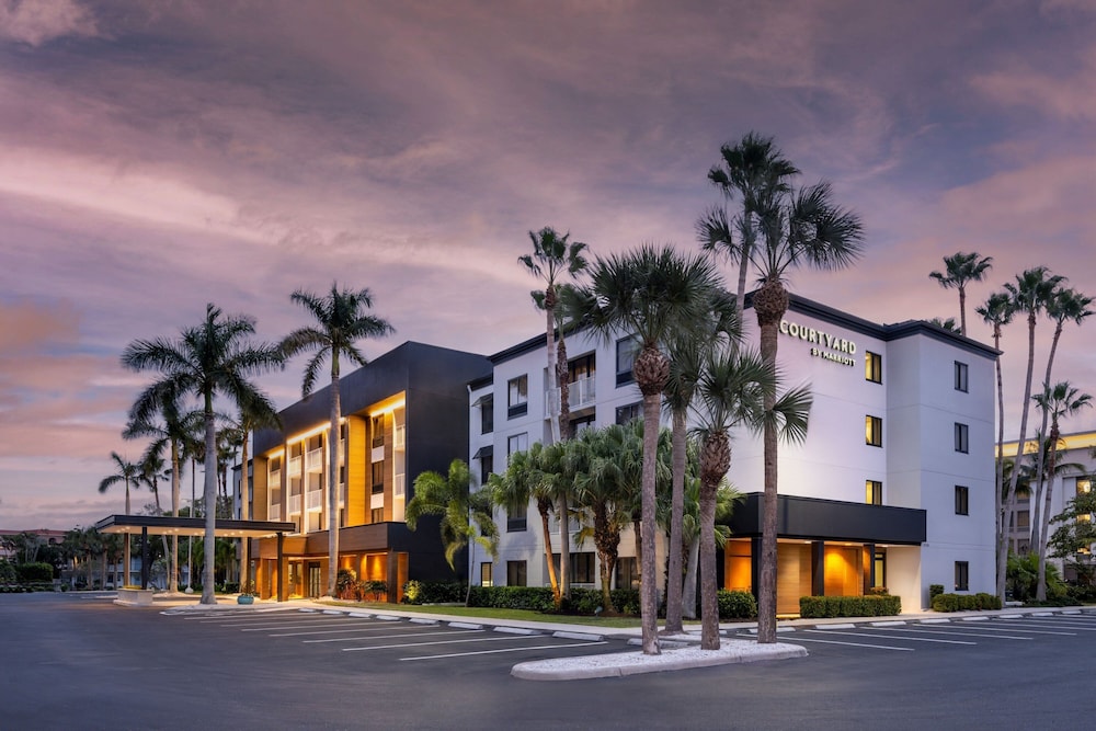 Image of Courtyard by Marriott - Naples