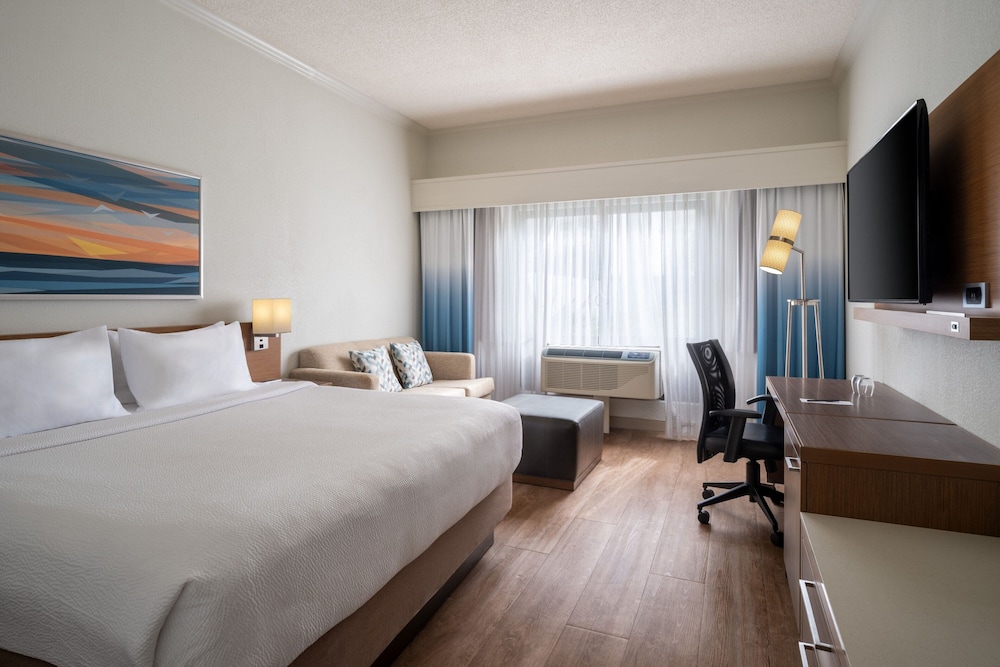 Image of Courtyard by Marriott - Naples