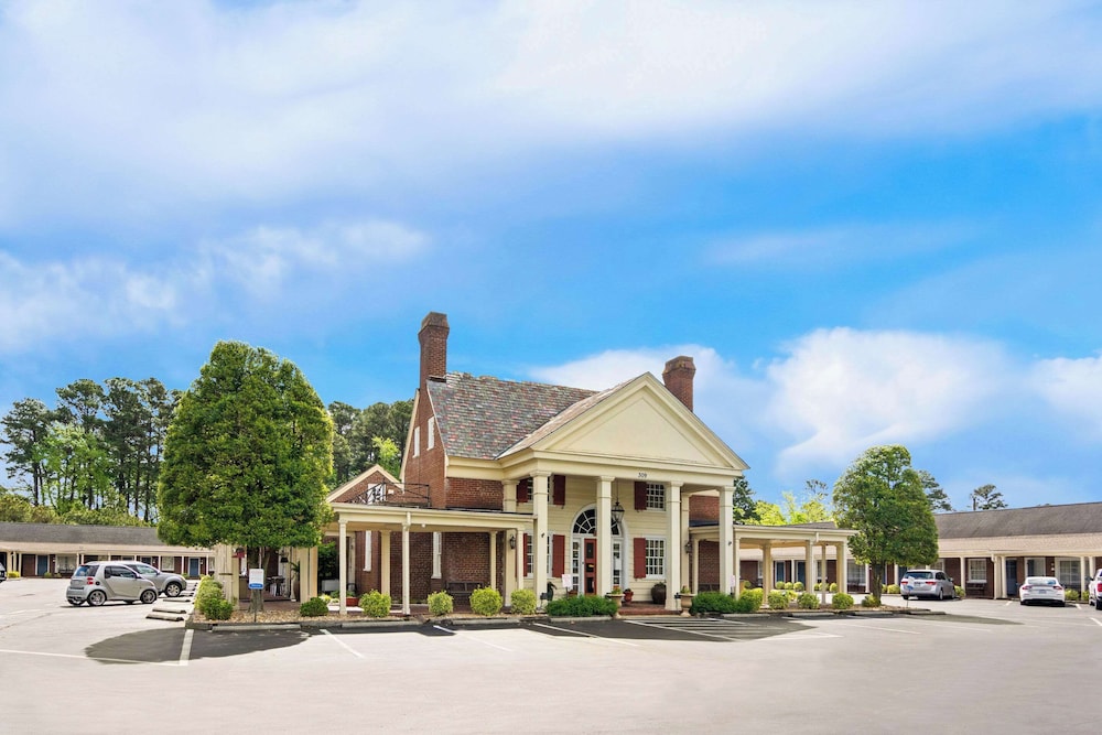Image of Rodeway Inn Historic