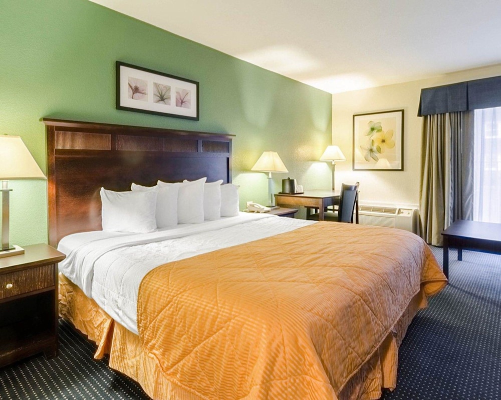 Image of Rodeway Inn & Suites Williamsburg Central