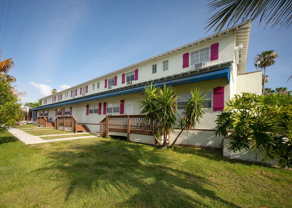 Image of Captain's Table Hotel