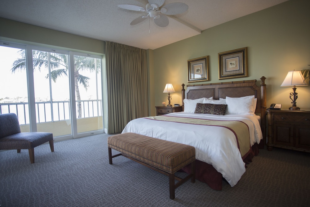 Image of Vanderbilt Beach & Harbour Club