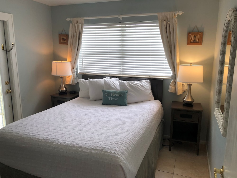 Image of Marco Island Lakeside Inn