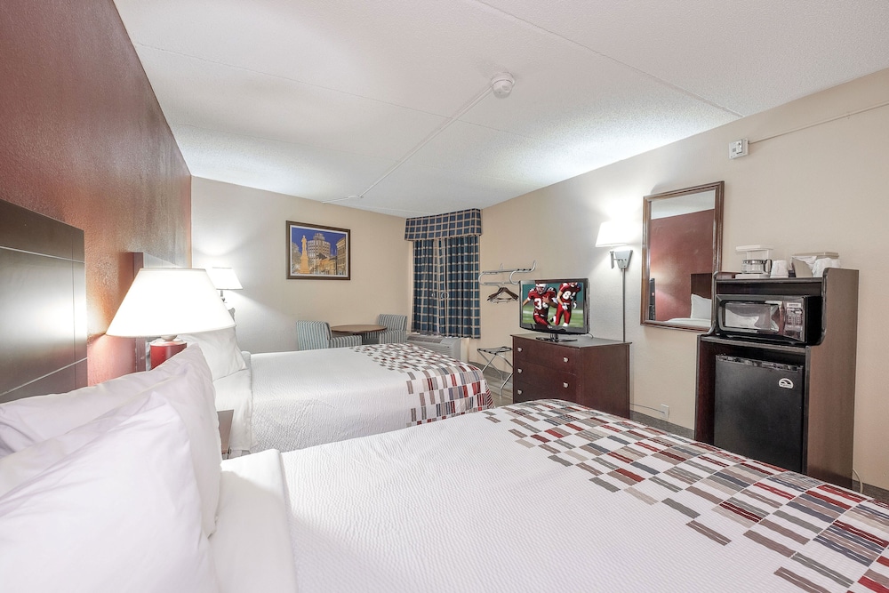 Image of Red Roof Inn & Suites Macon