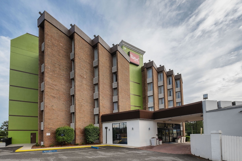 Image of Red Roof Inn & Suites Macon