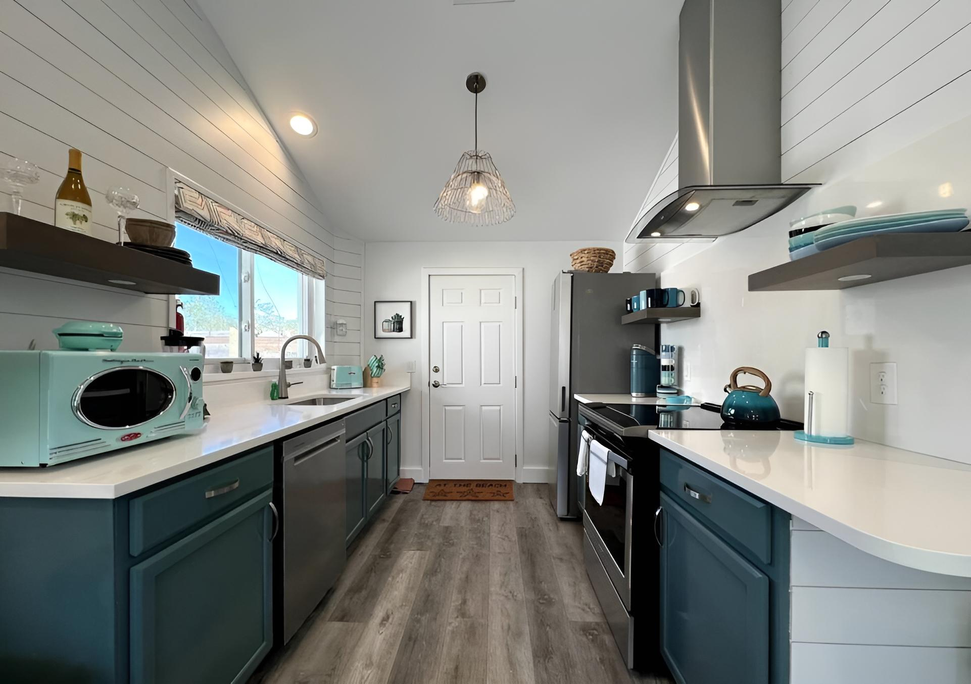 Image of Sunwood Cove Cottage: E - Cottage just steps from the water!