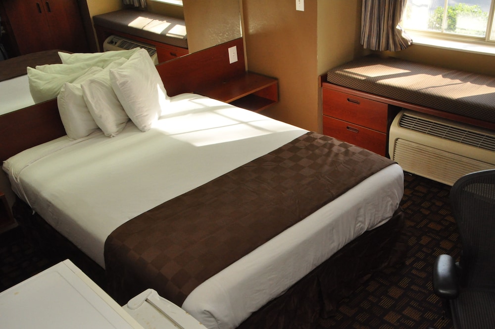 Image of Microtel Inn & Suites by Wyndham Lithonia/Stone Mountain