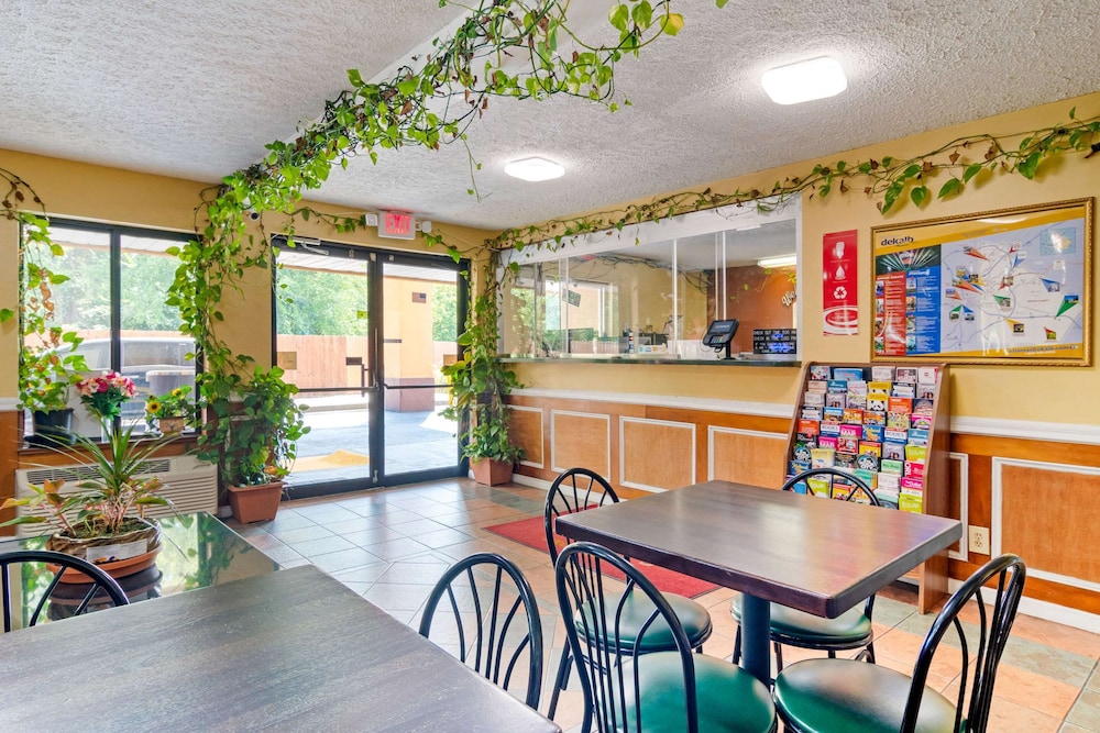Image of Econo Lodge